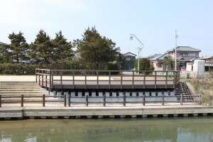 西川ふれあい公園デッキ竣工 008