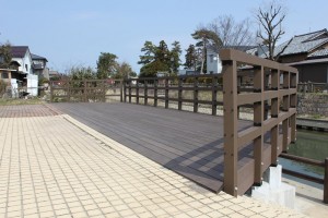 西川ふれあい公園デッキ竣工 010