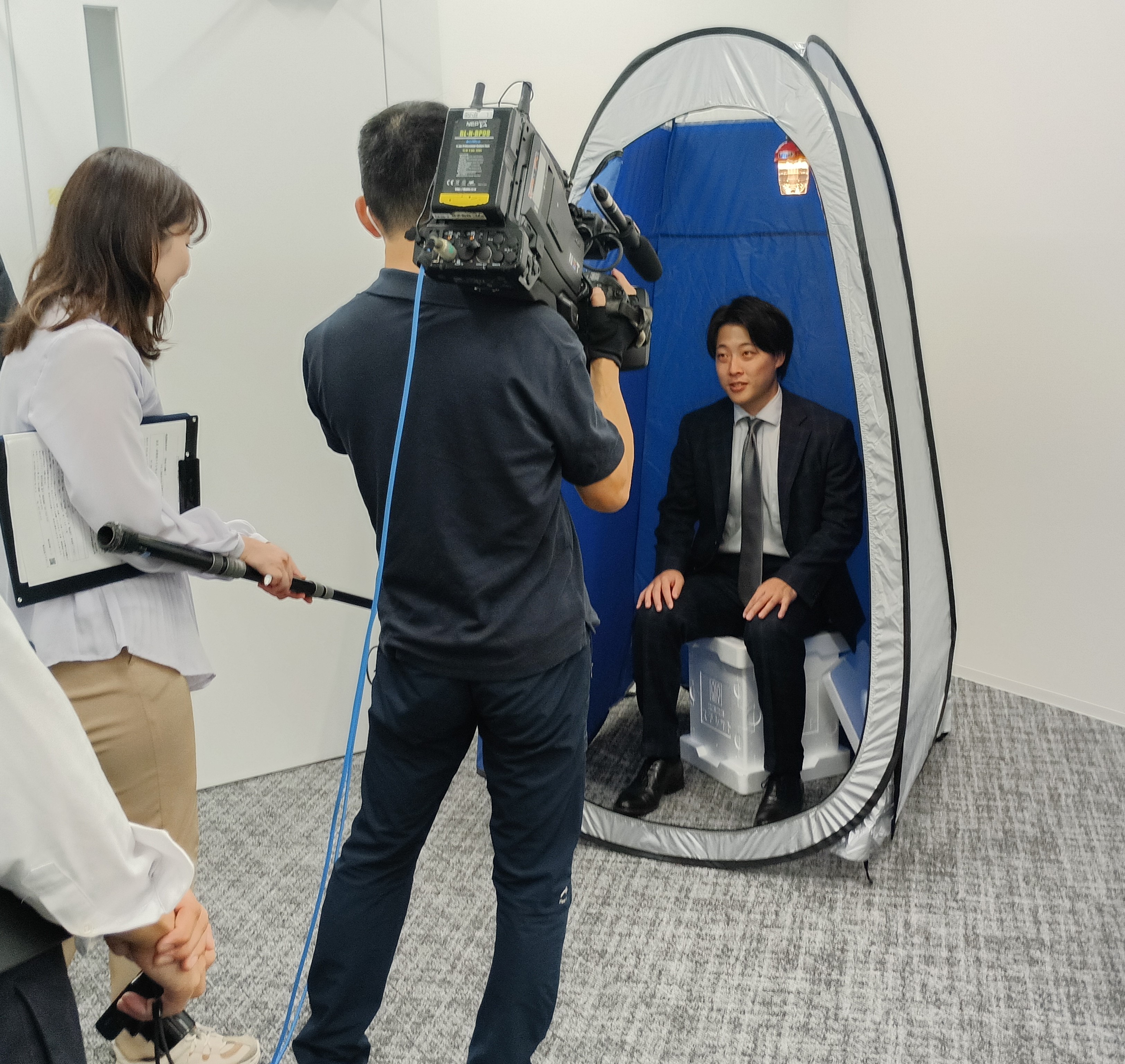 個室テントと組み立てトイレの座り心地体験