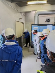 組立説明会の様子